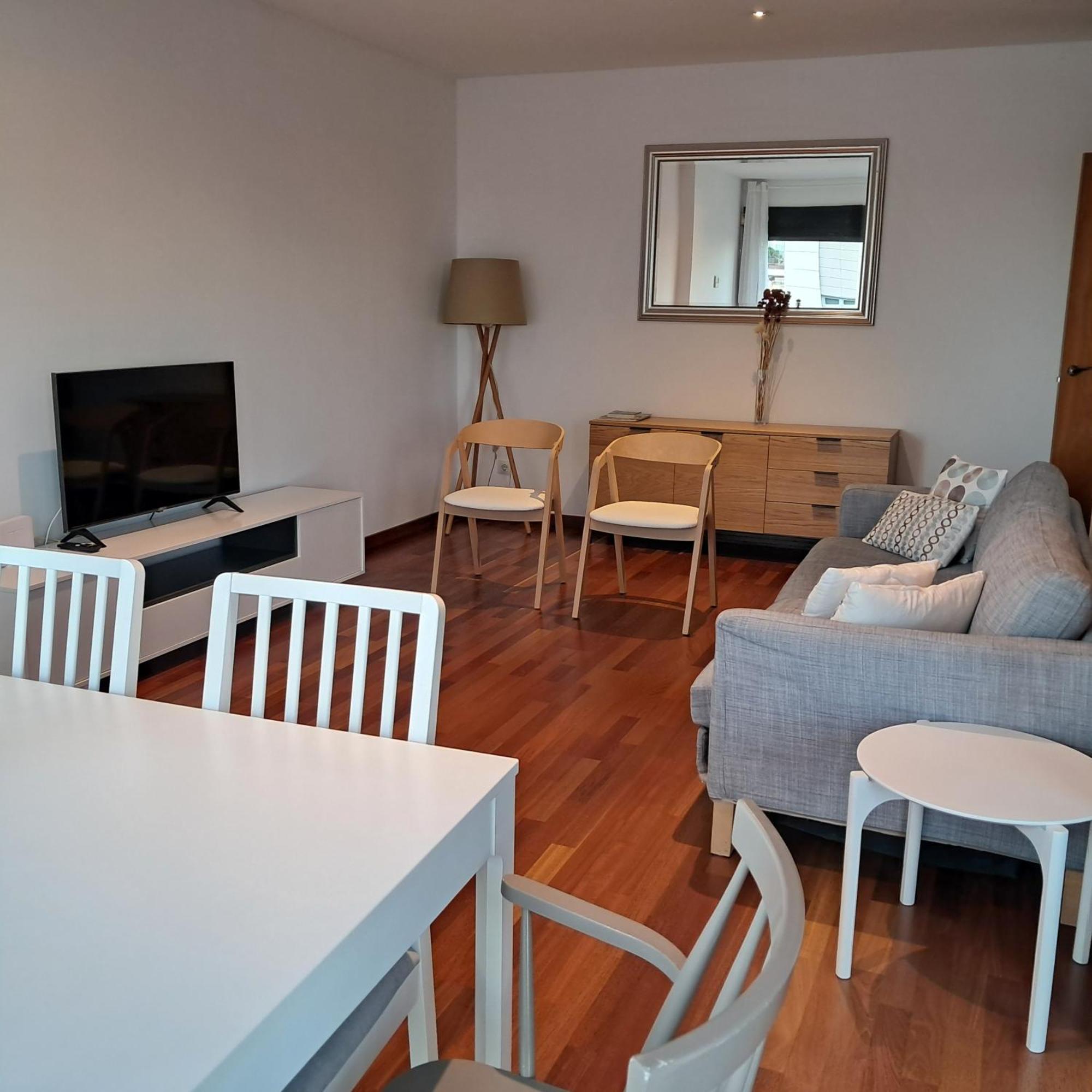 Modern Apartment, With Parking, Close To The Beach!! Sant Adria de Besos Eksteriør bilde